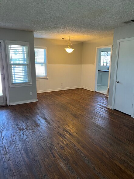 Building Photo - 7459 Mohawk Ave