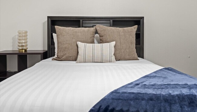 Building Photo - 11264 N 128th Pl