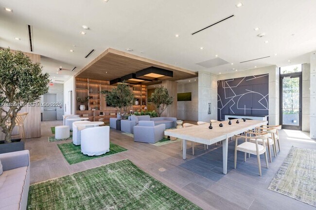 Building Photo - 23 NE 17th Ter