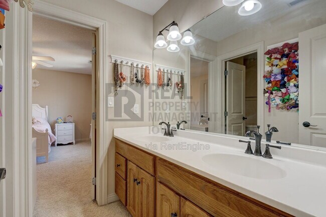 Building Photo - 4631 Timberline Dr