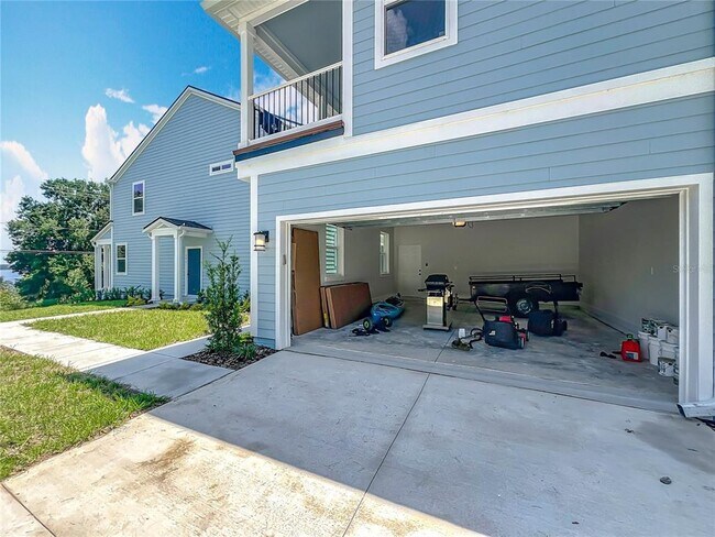 Building Photo - 591 W Osceola St