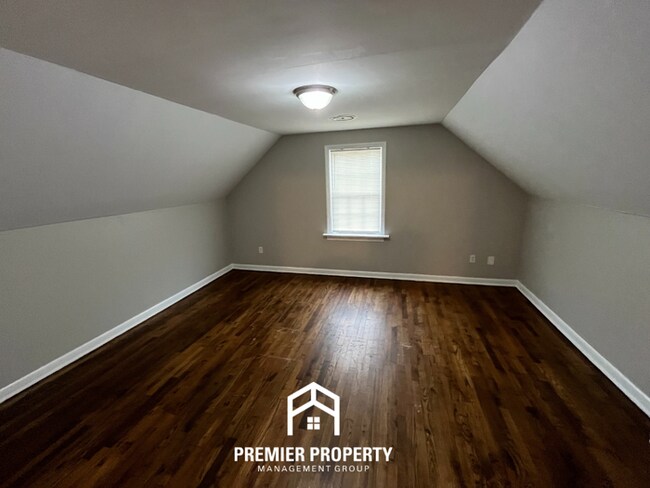 Building Photo - 3816 Cazassa Rd