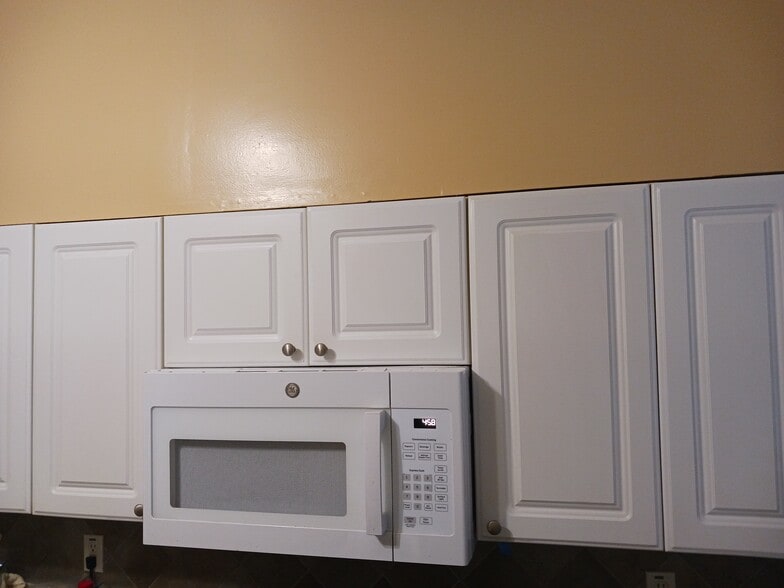 Kitchen cabinets - 2342 Arkansas Ave