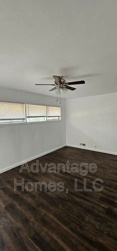 Building Photo - 7504 E 112th St