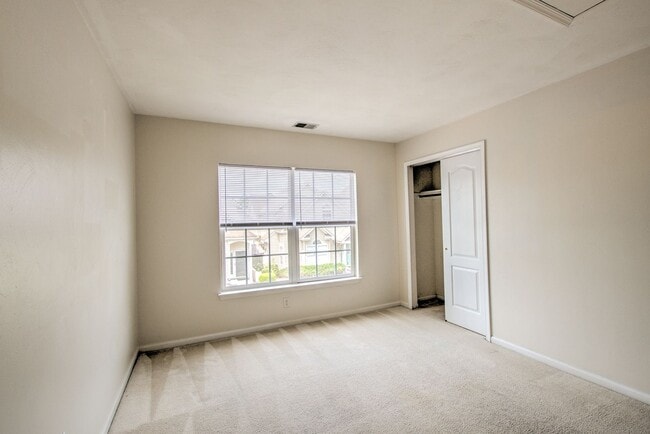 Building Photo - 1560 Wynd Crest Way