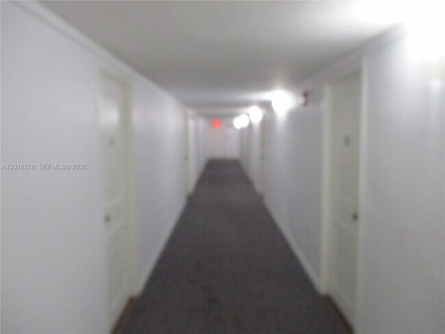 Building Photo - 5313 Collins Ave