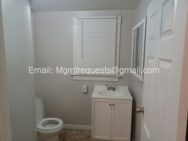 Building Photo - 3343 Lime St