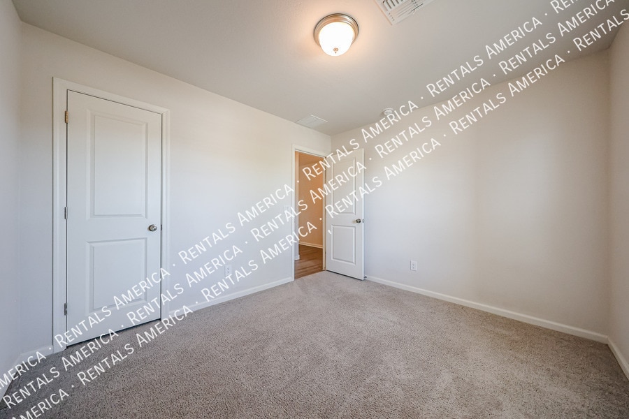 Building Photo - 118 W Impala Dr