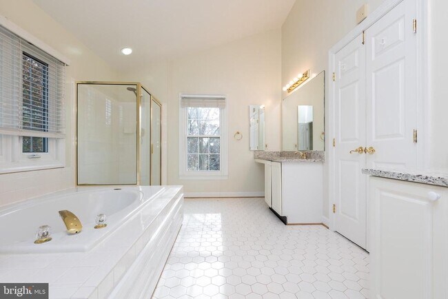 Building Photo - 14209 Floral Park Dr