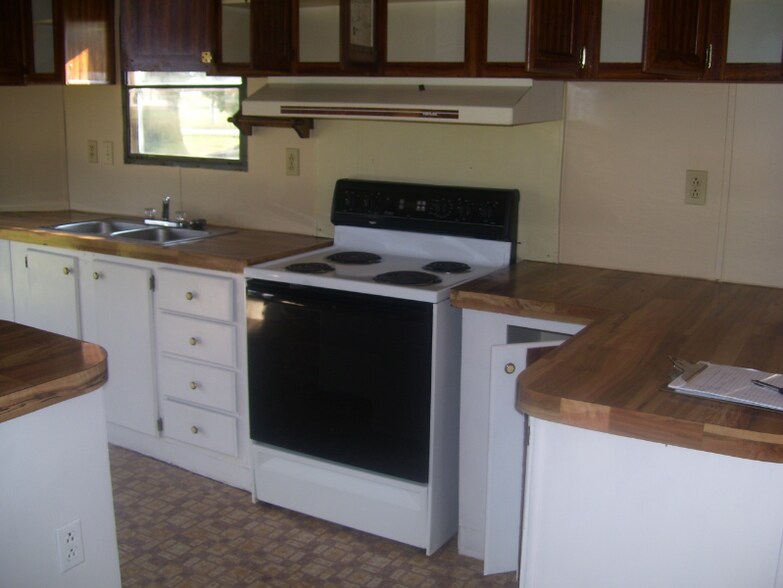 Building Photo - 488 Will Holt Rd