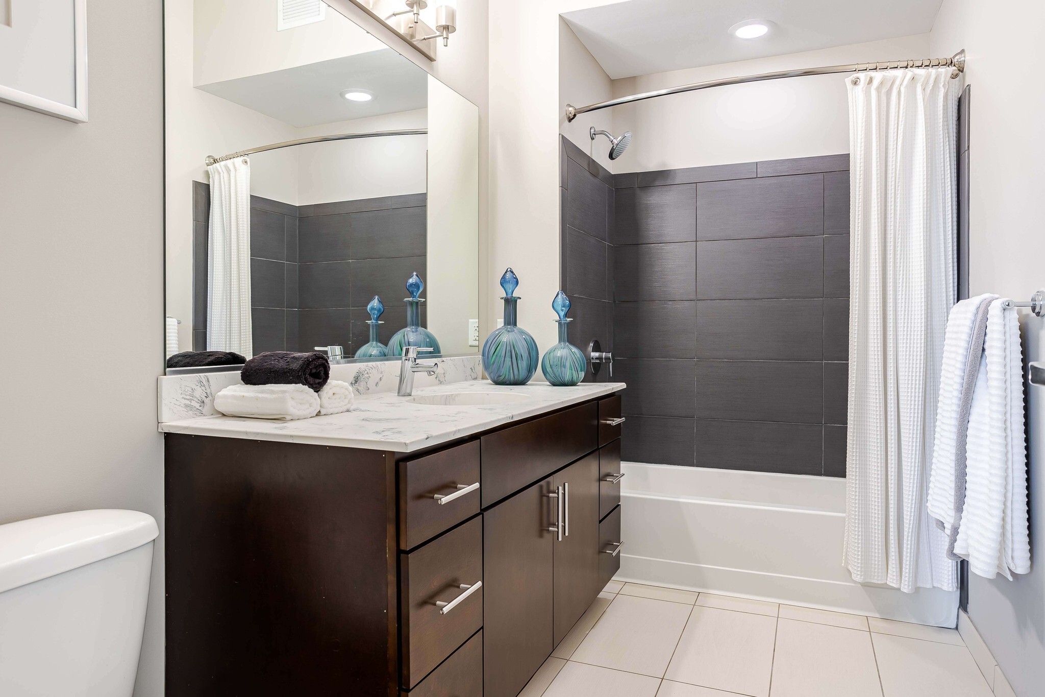 Building Photo - 651 W Washington Blvd