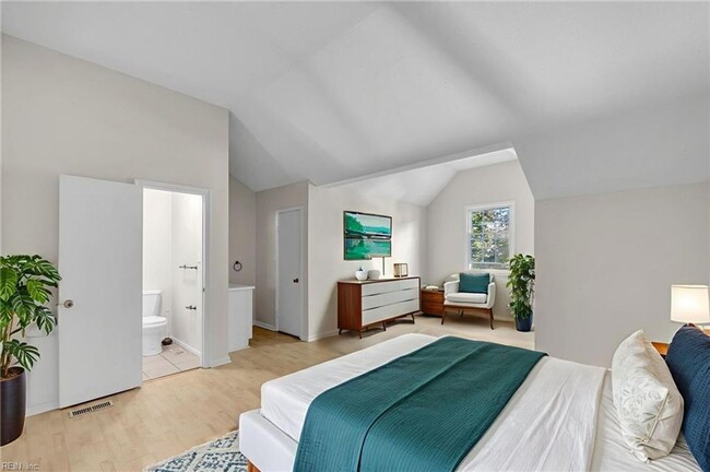 Building Photo - Beach-Close Living on a Peaceful Cul-de-Sac