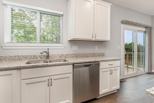 Building Photo - 620 Hogrefe Rd