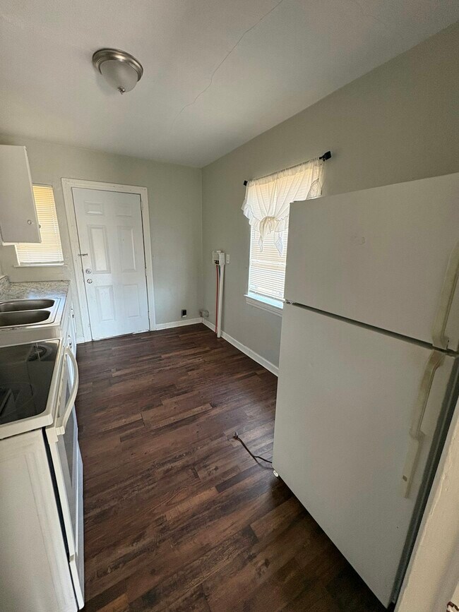 Building Photo - 5714 Court M Ct