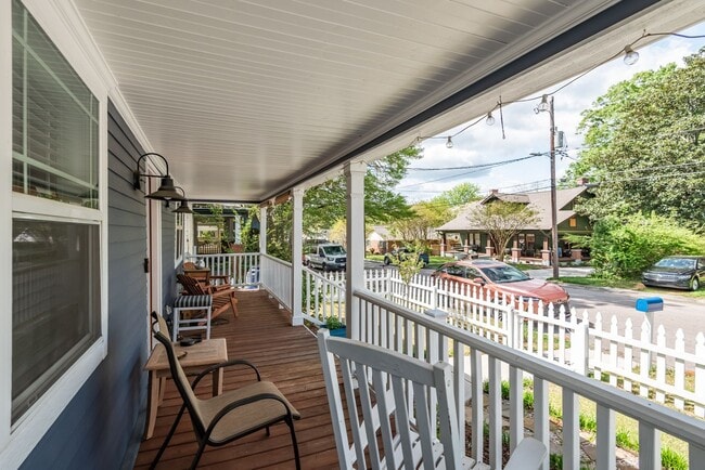 Building Photo - Gorgeous Home near Downtown Durham!