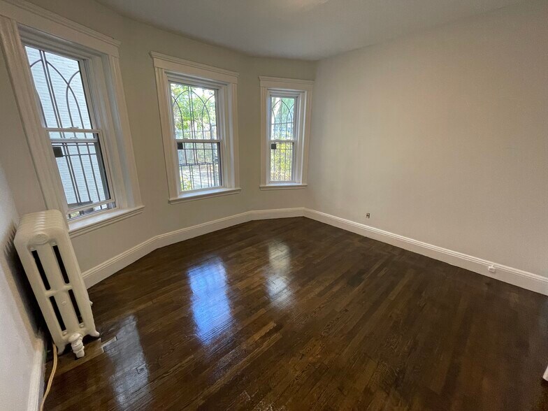 Building Photo - 34 Worthington St