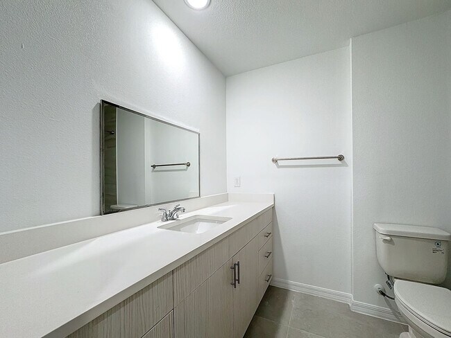 Building Photo - Townhouse For Lease in Saint Cloud