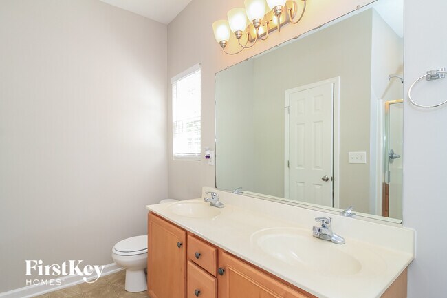 Building Photo - 365 Silver Creek Trail