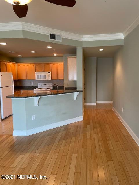 Building Photo - 400 E Bay St