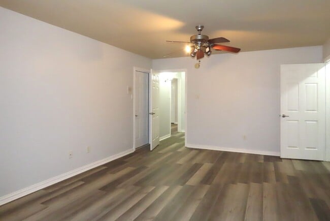 Building Photo - Coming Soon!! South Tyler, Stunning 4 Bedroom. 3.5 Downstairs Master Suite!!
