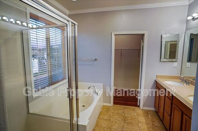 Building Photo - 20420 Victory Ct