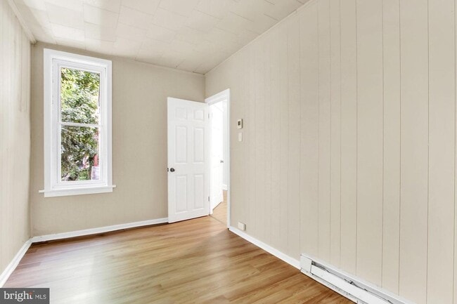 Building Photo - Coming Soon! Spacious 3 Bedroom, 1 Bath Ho...