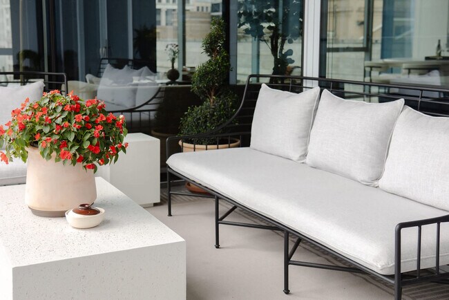 Building Photo - 60 E Randolph St