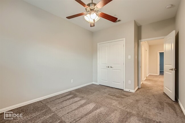 Building Photo - 1308 Lakecrest Ln