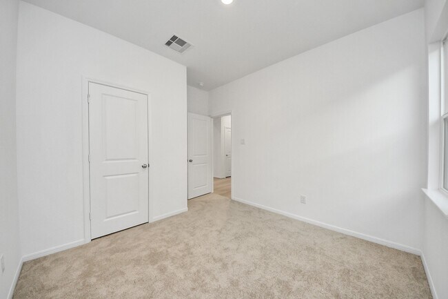 Building Photo - 5615 Buttonbush Ct