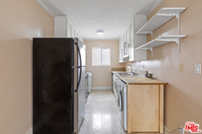 Building Photo - 2884 Sawtelle Blvd