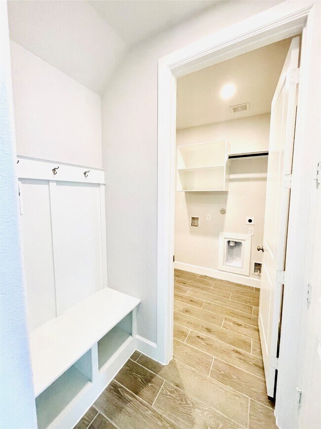 Building Photo - 596 Santa Rosa Hls Dr