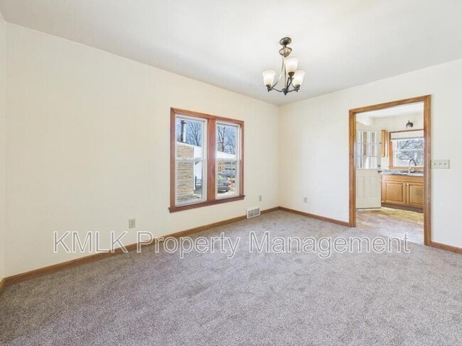 Building Photo - 444 7th St