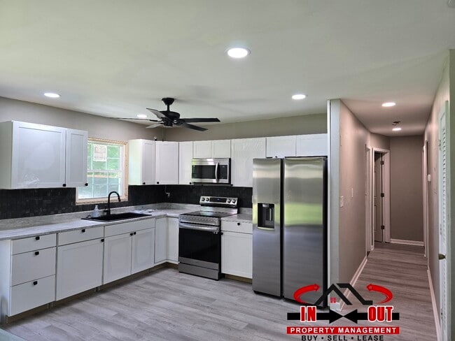 Building Photo - 350 Longhorn Dr