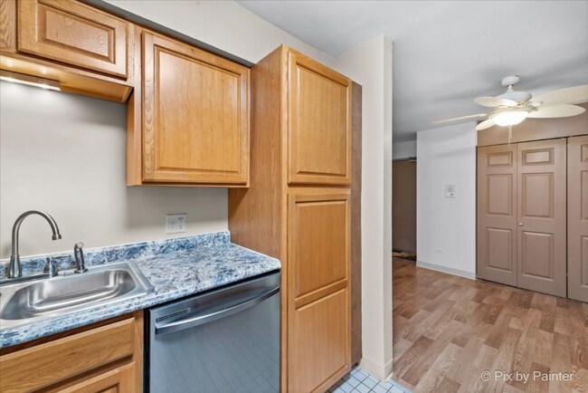 Building Photo - 1457 N Winslowe Dr