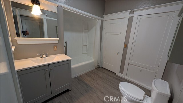 Building Photo - 204 S Ohio St