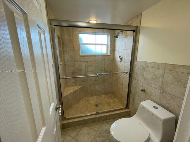 Building Photo - 9471 Evergreen Pl
