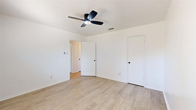 Building Photo - 4000 Tiffany Trail