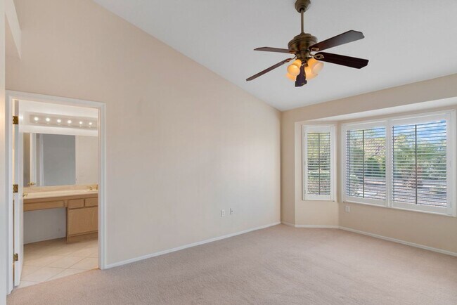 Building Photo - Gorgeous 2 Bed 2 Bath Single Story home in...