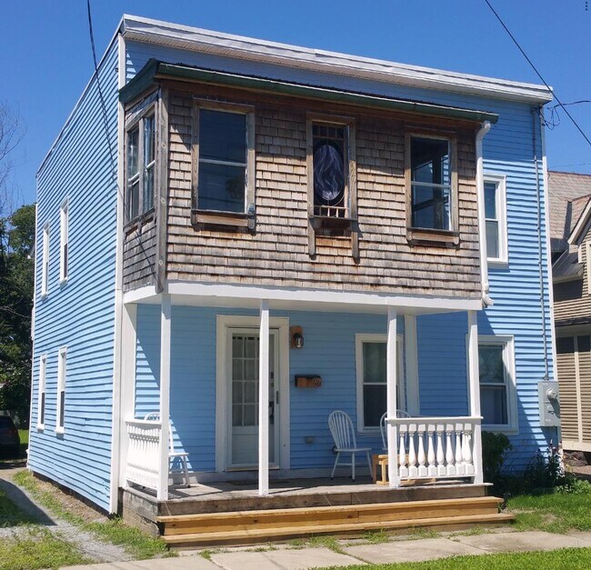 Building Photo - 67 Walnut St