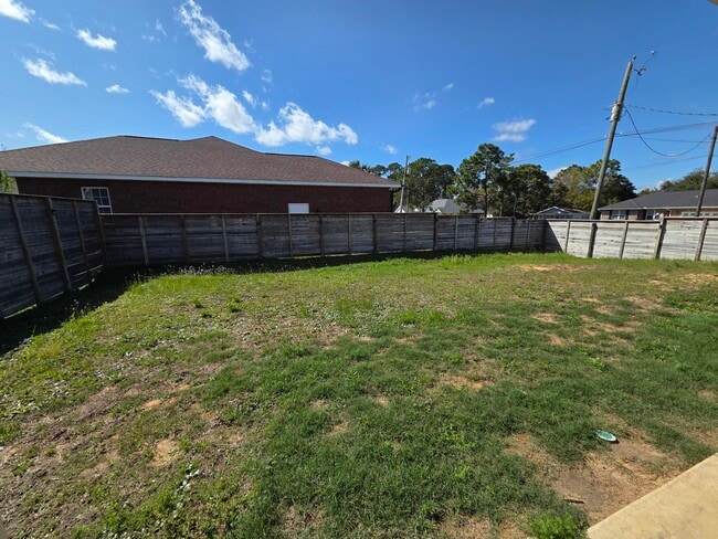 Building Photo - 1821 Lubbock Rd