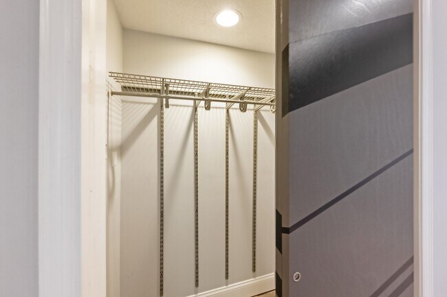 Building Photo - Great 3br 2.5 Bath Townhome in Rockville MD