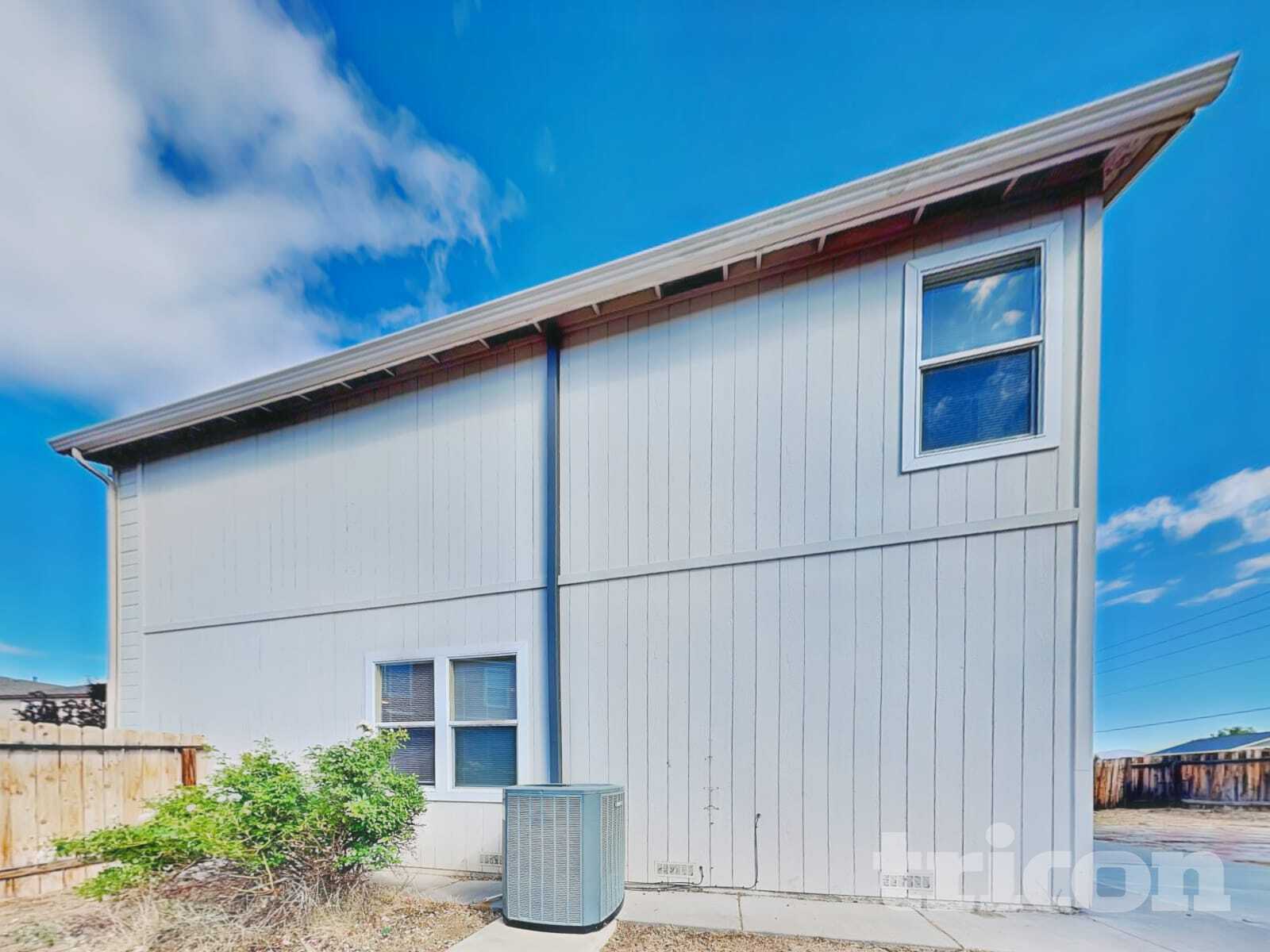 Building Photo - 9696 Canyon Meadows Dr