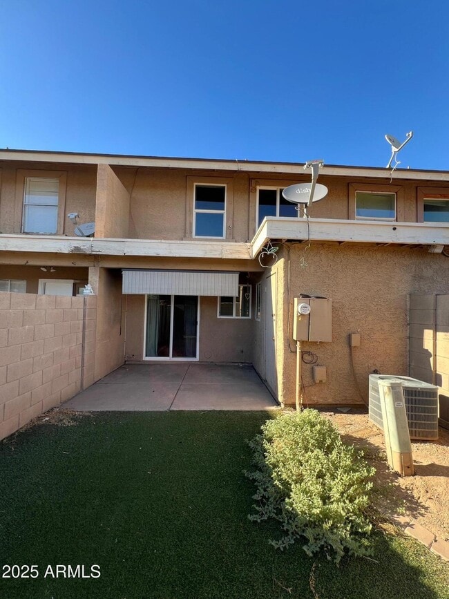 Building Photo - 5819 N 59th Dr