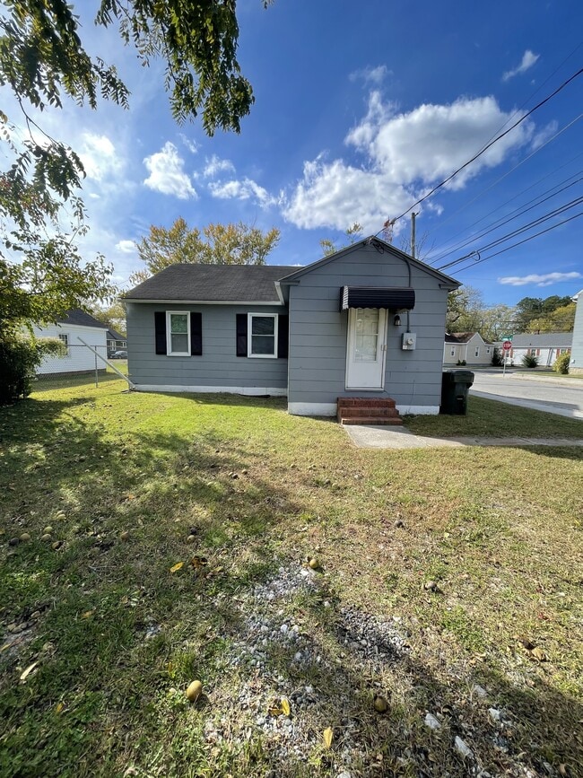 Building Photo - 515 Truitt St