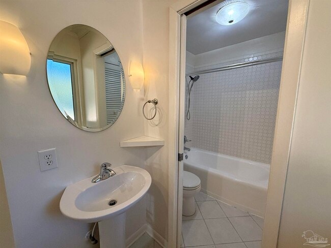 Building Photo - 5071 Springhill Dr
