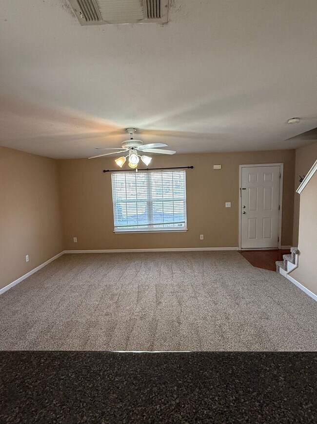 Building Photo - Perfect For Roommates!