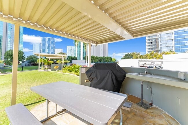 Building Photo - 1330 Ala Moana Blvd