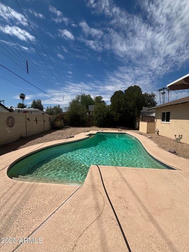 Building Photo - 6923 E Rancho Vista Dr