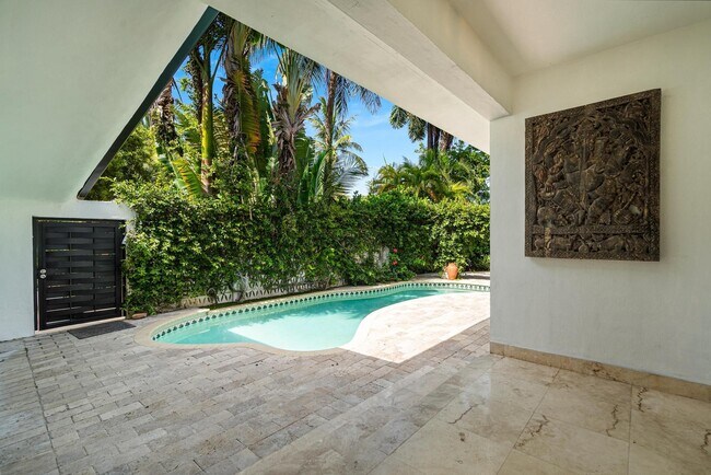 Building Photo - 7810 Beach View Dr