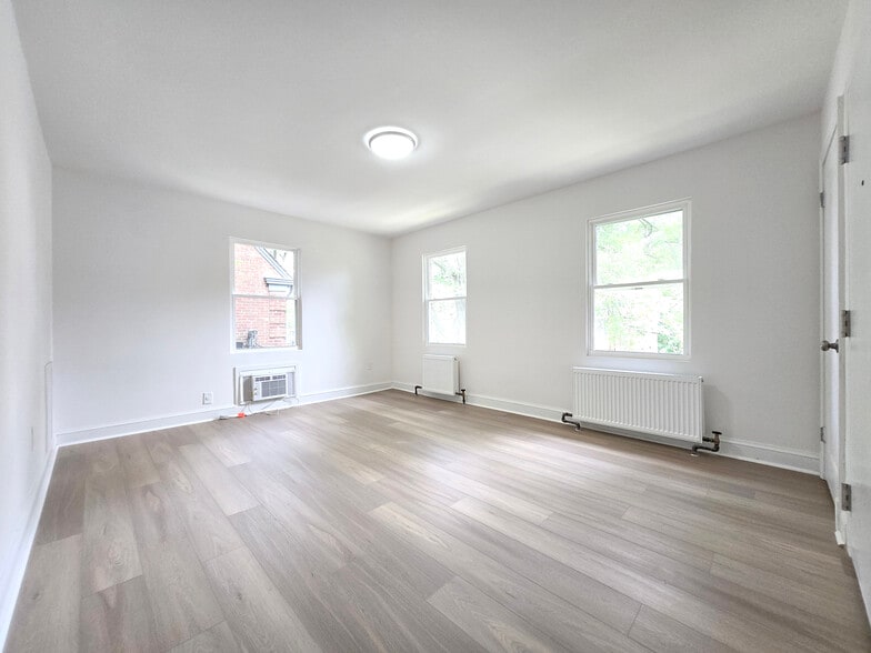Building Photo - 4526 Avondale St